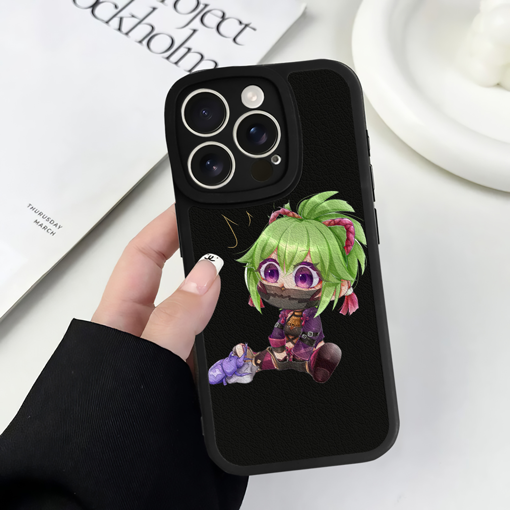 げんし神  久岐忍 くき しのぶ genshin Kuki Shinobu 【iPhone 16シリーズ対応】シリコンスマホケース（レザー調） 材質：シリコン